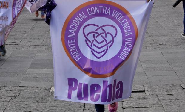 Arresto por 10 horas, castigo a activista por incumplir visita familiar en Puebla