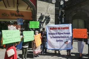 Propietarios de baños públicos en Puebla exigen reapertura y apoyo económico