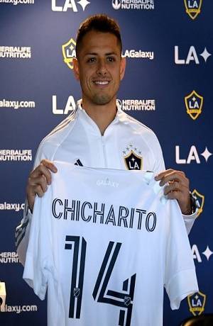 Chicharito dice que llega al Galaxy como leyenda del futbol mexicano