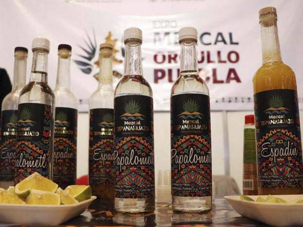 Mezcal de Puebla participa en Concurso Nacional de Marcas