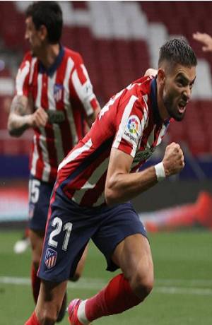 Atlético de Madrid respira en busca del título y gana 2-1 a la Real Sociedad