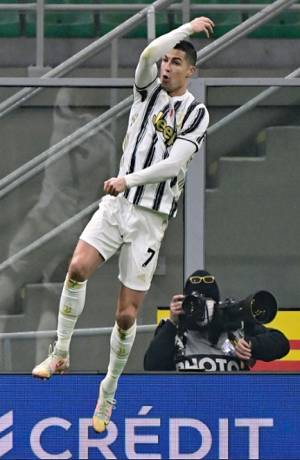 Cristiano Ronaldo hace doblete y Juventus está en semifinales de la Copa Italia