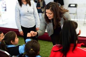 Claudia Rivera entregó kits deportivos a 27 escuelas de Puebla