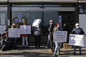 Trabajadores del ayuntamiento cierran la 11 Sur y piden liberación de sus compañeros