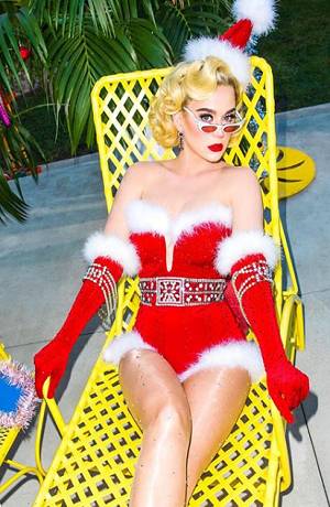 Katy Perry se convirtió en una sensual Señora Claus