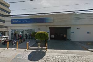 Roban 130 mil pesos a cuentahabiente en Huexotitla; otro libró hurto por camioneta blindada