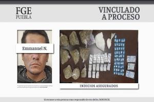 Hallan más de 60 bolsas con droga y 220 pastillas psicotrópicas en Chietla; hay un detenido