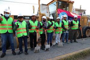 Ayuntamiento de Puebla arranca pavimentación de calle Rosales en Coatepec