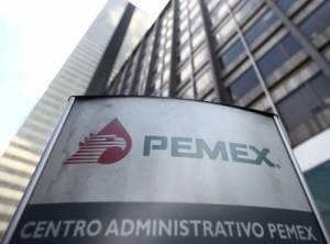 Pemex despide a funcionario por contratos a la prima de AMLO