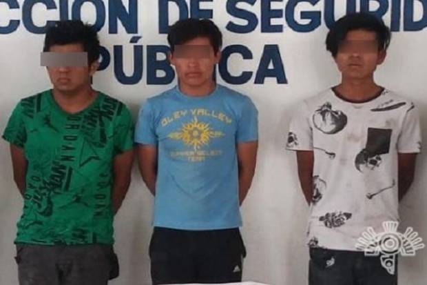 Captura policía a tres asaltantes en Tehuacán