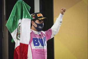 Así felicitó AMLO a Checo Pérez por su triunfo en F1