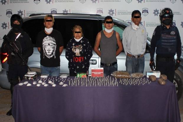 SSC Puebla detiene a cuatro narcomenudistas de la banda del &quot;Calaco&quot;