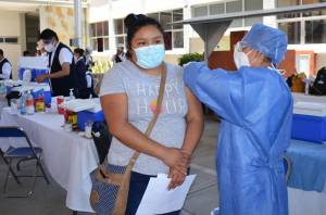 Llegan 225 mil vacunas de Pfizer para Puebla; se aplicarán la próxima semana
