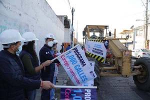 Ayuntamiento de Puebla arranca obras de construcción de pavimento en Mayorazgo
