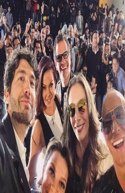 Timbiriche se toma foto navideña e ilusiona con un posible reencuentro