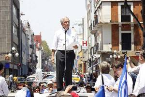 Marko Cortés y panistas hacen el vacío a Enrique Cárdenas en deslucido inicio de campaña