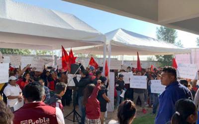 Antorcha Campesina retiene a secretario de Infraestructura de Puebla Capital