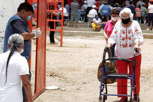 53 mexicanos mayores de 100 años se recuperaron de COVID