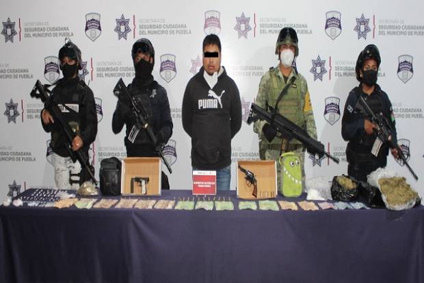 SSC Puebla y Guardia Nacional detienen a &quot;El Checo&quot;, narcomenudista del mercado Unión