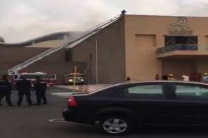 Bomberos atendieron incendio en casino de Angelópolis