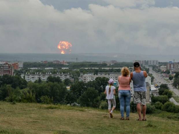 Evacúan ciudad rusa tras radiación por explosión de un cohete