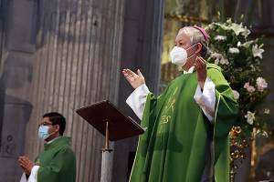 Arzobispo de Puebla pide no bajar la guardia ante cambio de semáforo