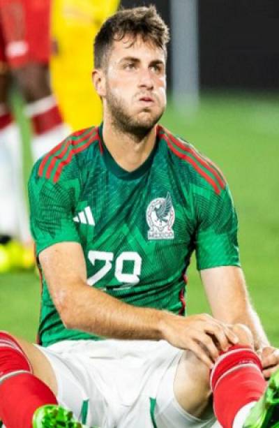 Sólo en México: Santi Giménez, un delantero que por meter goles se aleja del Mundial