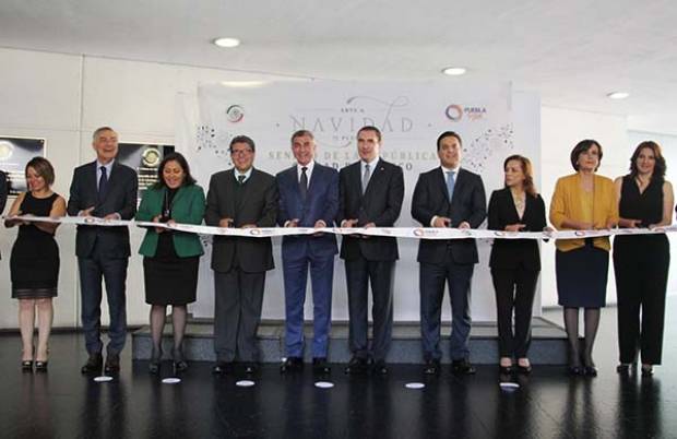 Gali, Moreno Valle y Monreal inauguran exposición de Puebla en el Senado