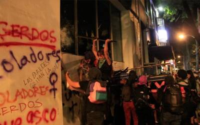 500 mil pesos, los daños en el Metro que dejó la marcha de mujeres