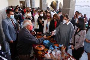 Rosario Orozco Caballero inauguró el bazar &quot;Navidad Orgullo Puebla&quot;