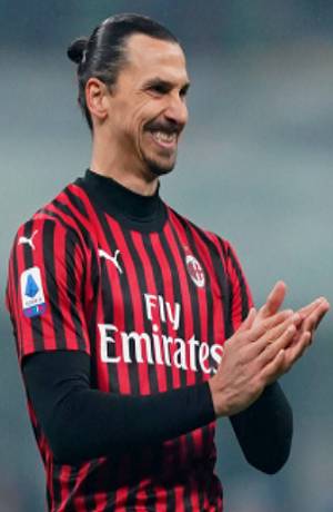 Zlatan Ibrahimovic se recupera de coronavirus y estará en derbi ante Inter