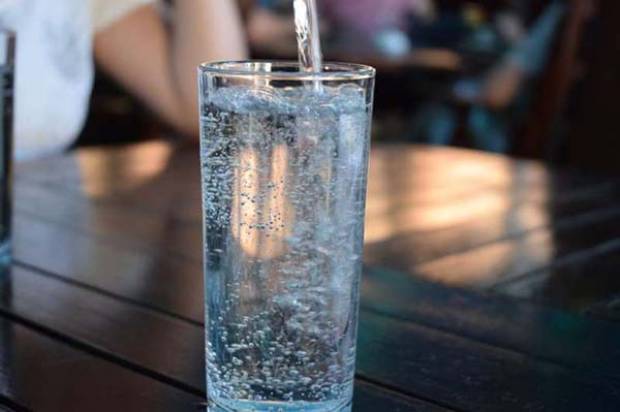 Empresa admite que agua Peñafiel sí tiene alto nivel de arsénico