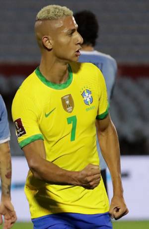 Brasil se impuso sin problema 3-0 a Uruguay rumbo al Mundial