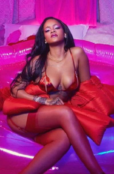 Rihanna cautiva con nueva línea de lencería en redes sociales