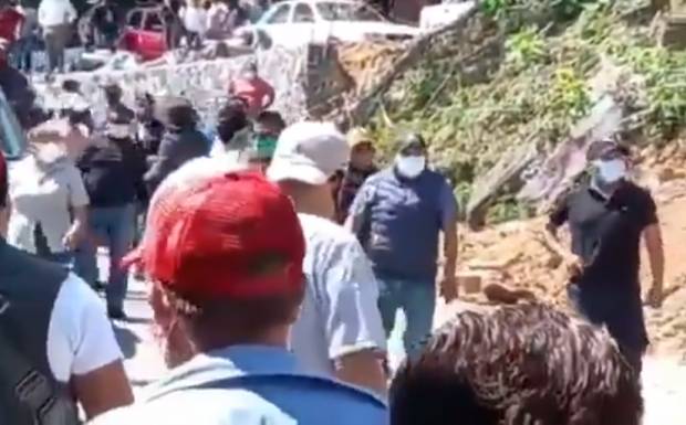 Capturan a seis implicados en triple homicidio tras balacera de camioneros en Eloxochitlán