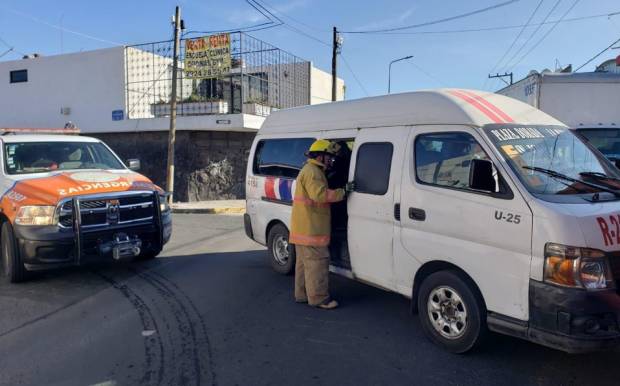 8 heridos dejó choque de transporte público en Puebla Capital