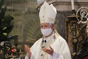 Estragos de la pandemia no se quitan con vacunas ni con discursos: arzobispo de Puebla