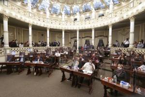 Congreso de Puebla exhorta a otorgar terapias a médicos que atienden pacientes COVID