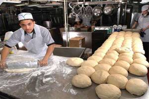 Canadá busca panaderos y cocineros, sueldo de hasta 32 mil pesos