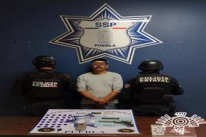 SSP aprehende a hombre con droga y arma de fuego en Amozoc