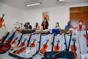 Lupita Daniel entrega 40 instrumentos musicales para la Orquesta Sinfónica Infantil y Juvenil de Cuautlancingo