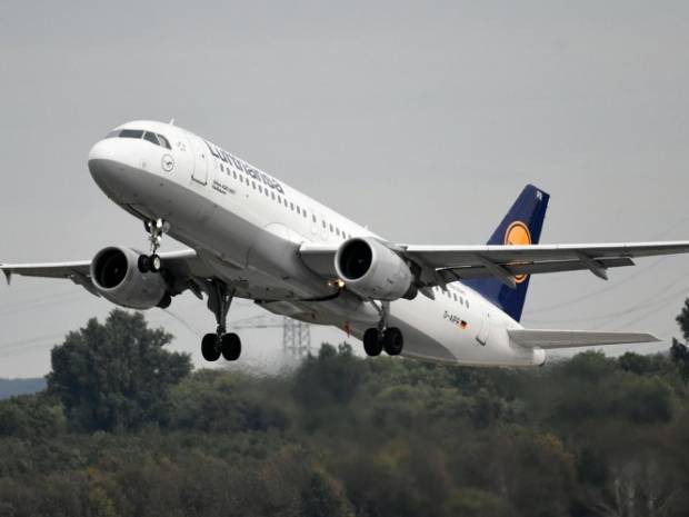 Lufthansa anula 23 mil vuelos por coronavirus
