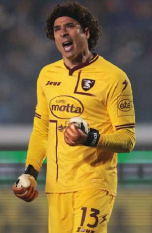 Memo Ochoa gana con el Salernitana 2-1 al Lecce