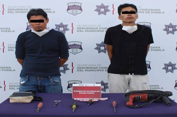 Pareja de ladrones de autopartes fueron capturados en Huexotitla