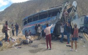 Hay nueve migrantes hospitalizados tras accidente; dos están graves: SSA Puebla