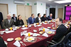 Miguel Barbosa asistió a reunión de trabajo con Alfonso Durazo y gobernadores