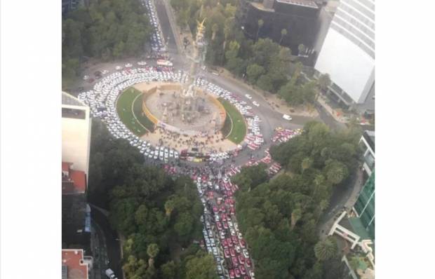 Protesta de taxistas genera caos en CDMX