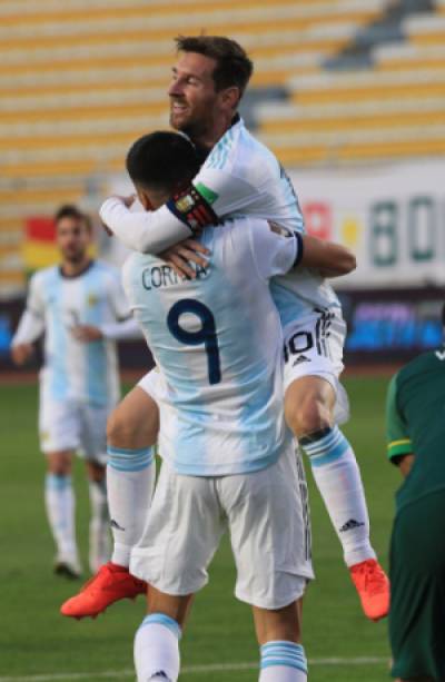 Argentina se impone 2-1 a Bolivia en eliminatorias mundialistas