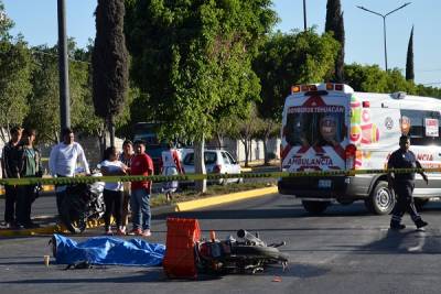 Muere motociclista atropellado por una camioneta en Tehuacán