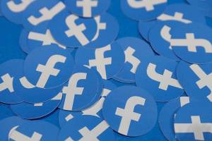 Facebook desplaza a la radio: poblanos prefieren informarse en la red social